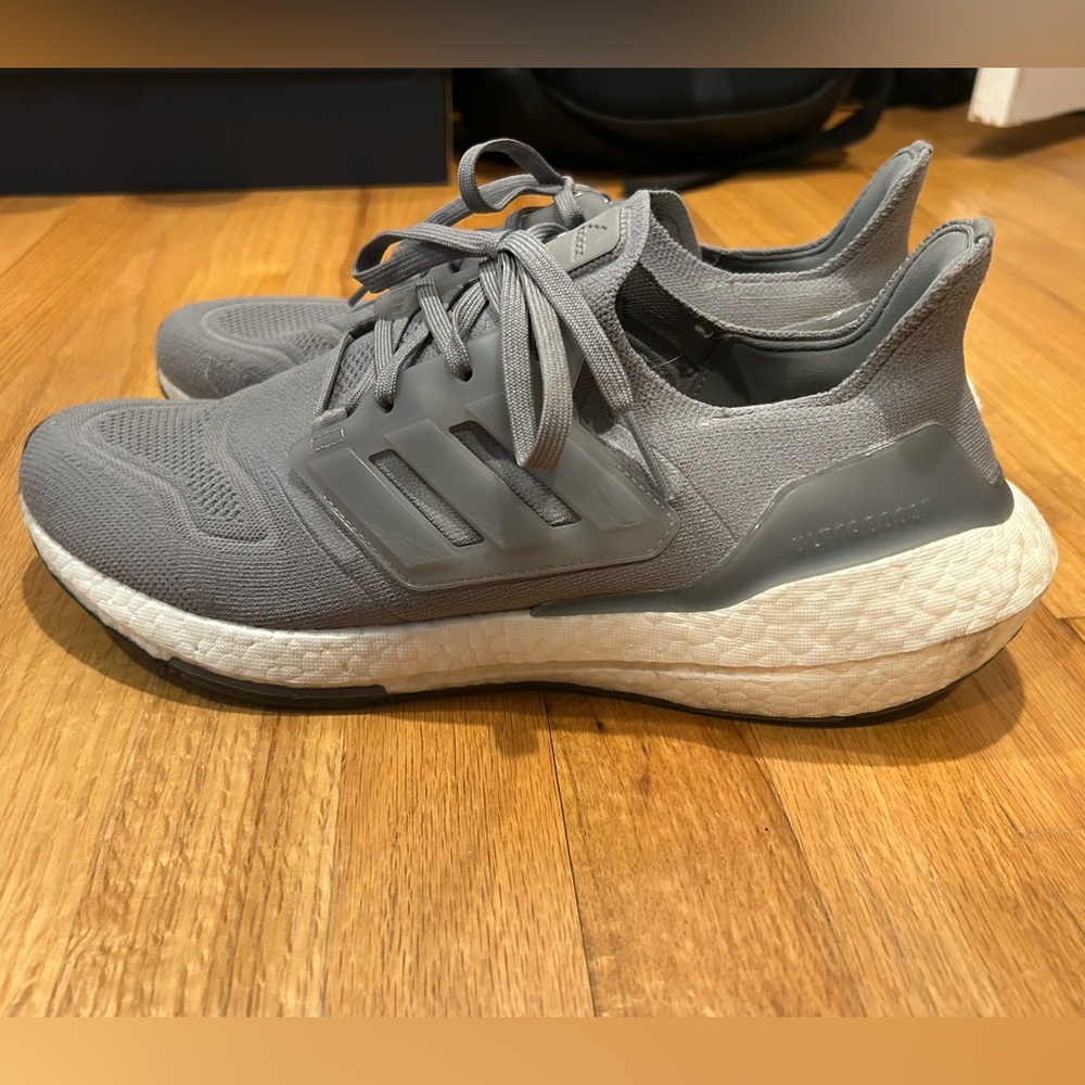Adidas Ultraboost 22 Running Shoes